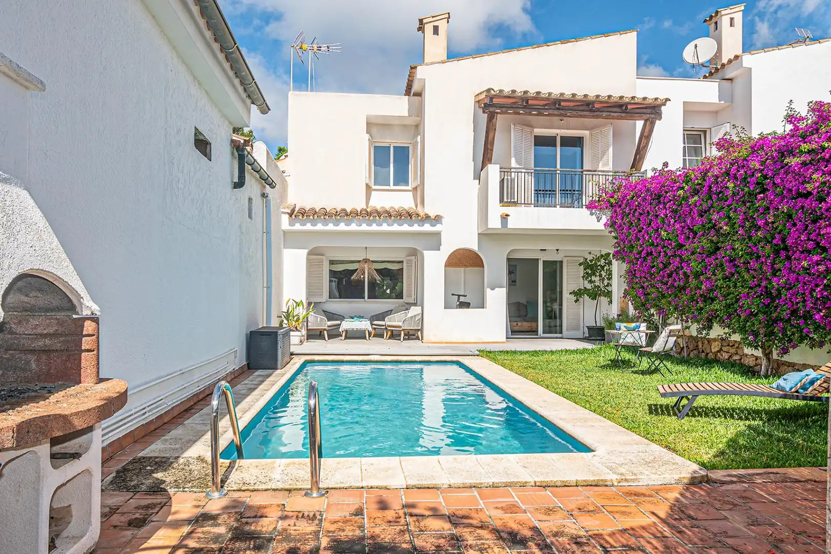 Vista exterior de Casa adosada en venta en Calvià con Calefacción, Jardín privado y Parquet