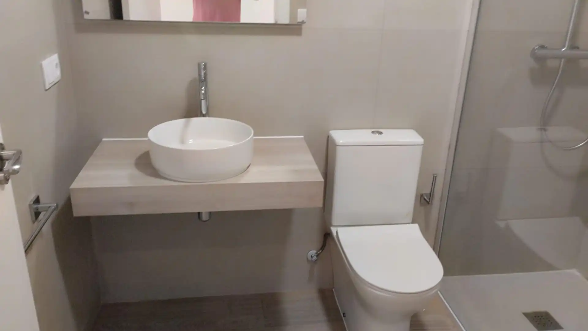 Bany de Planta baixa en venda en Xirivella amb Aire condicionat, Terrassa i Moblat