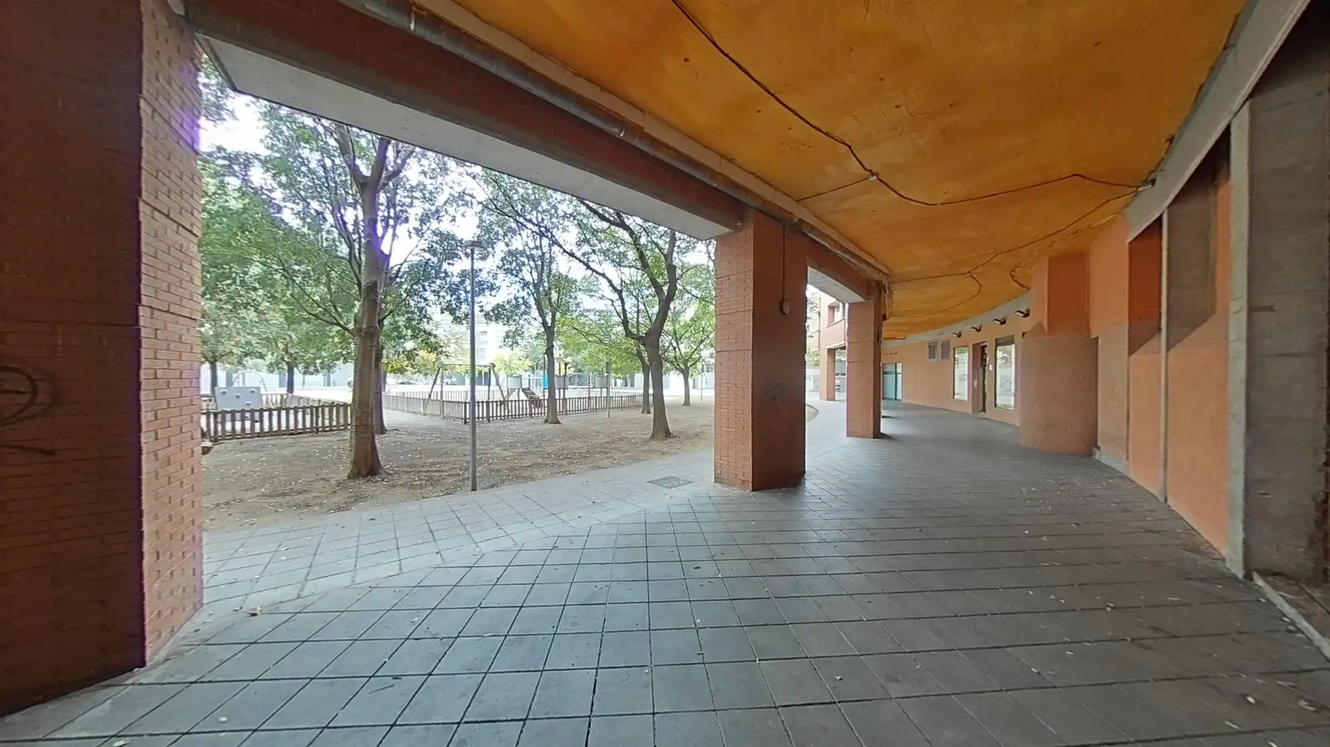Local comercial en venta en Llanca 14, imagen 7