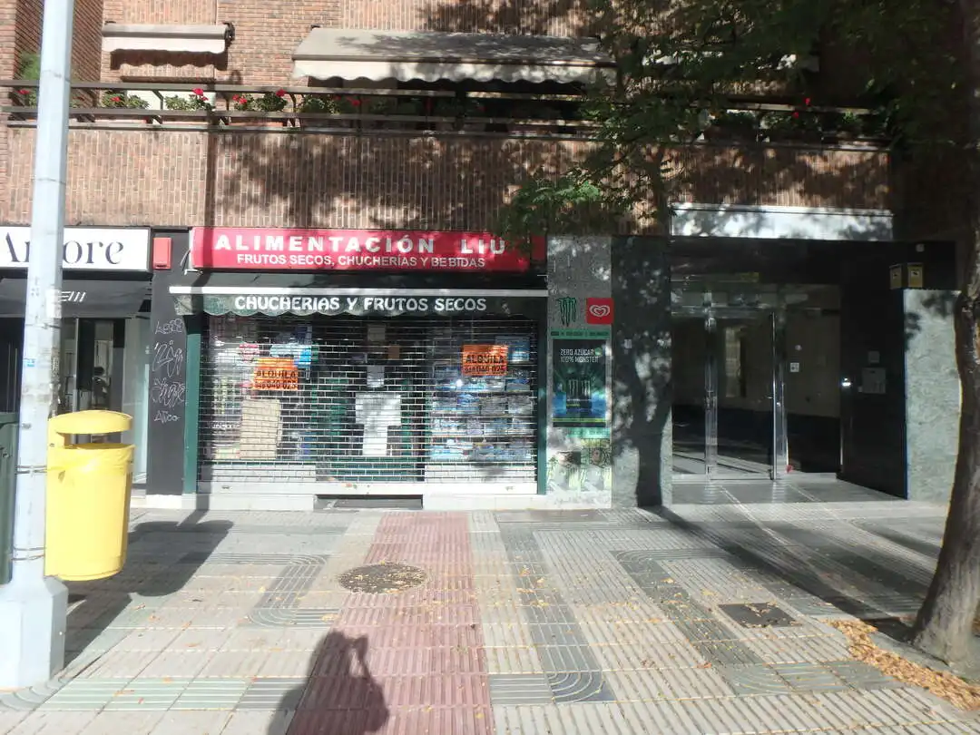 Geschaftsraum zur Miete in  Pamplona / Iruña mit Klimaanlage