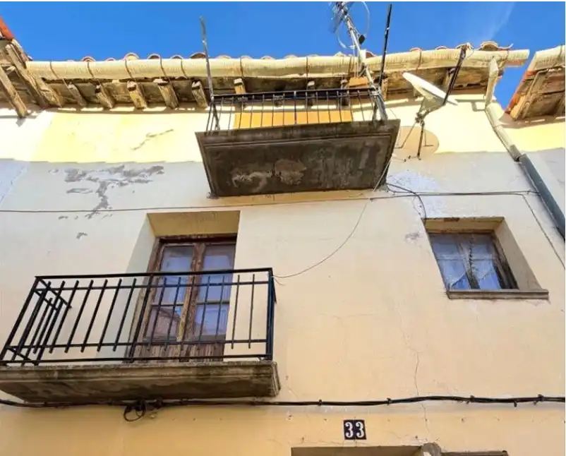 Maison rustique avec terrasse à vendre à Carrer de l'Abadia 33