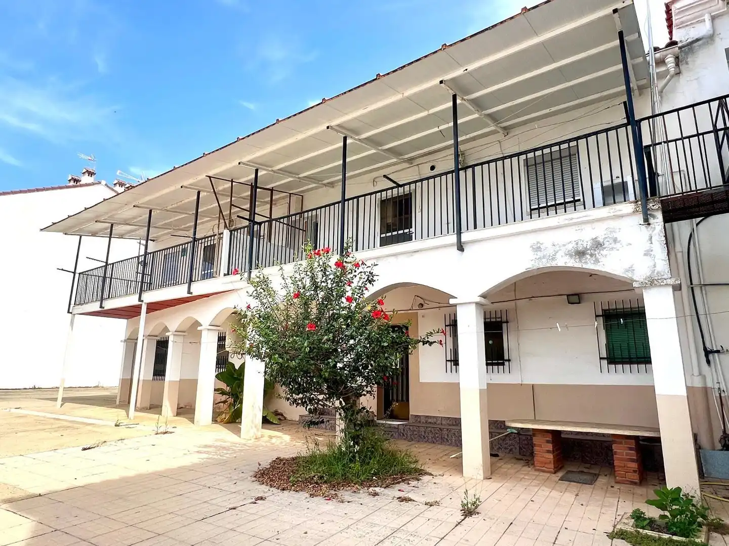 Exterior view of Houses for sale in Serradilla