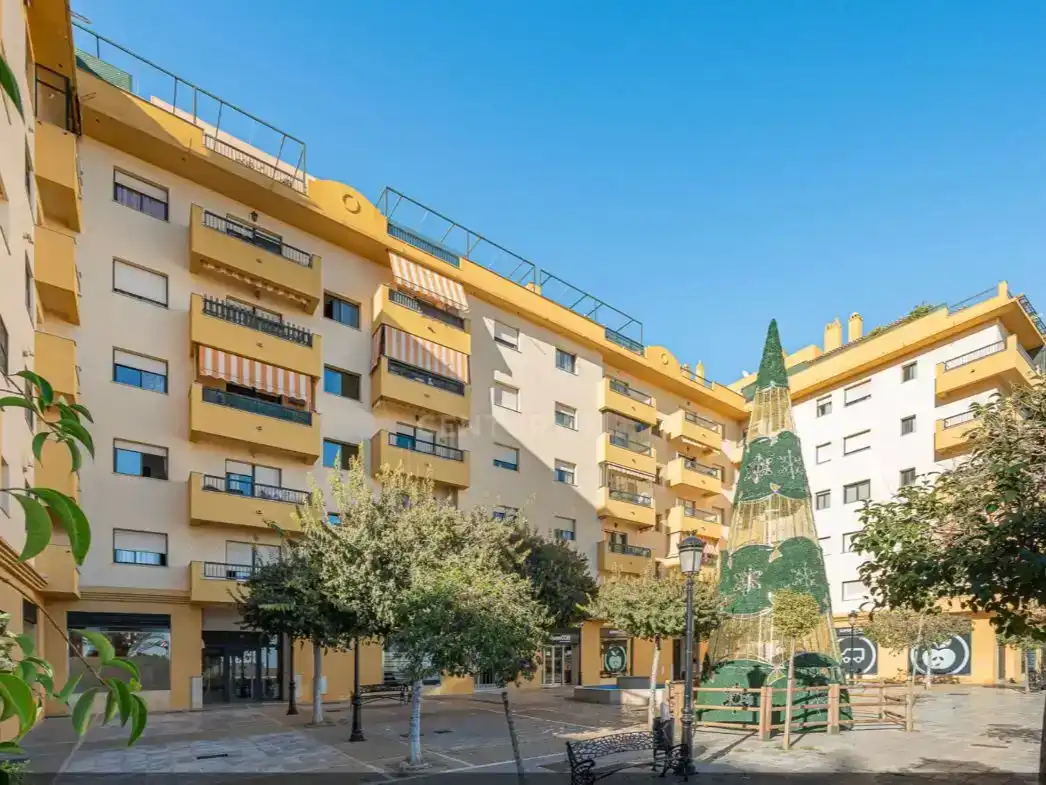 Exterior view of Flat for sale in Estepona  with Air Conditioner, Swimming Pool and Balcony