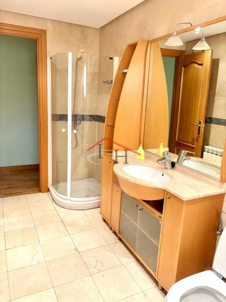 Bathroom of Flat for sale in León Capital   with Heating, Parquet flooring and Storage room