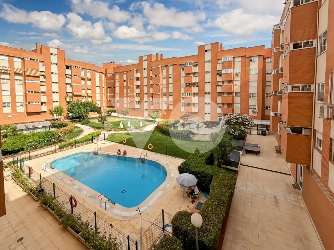 Piscina de Piso en venta en Madrid con Calefacción, Parquet y Terraza