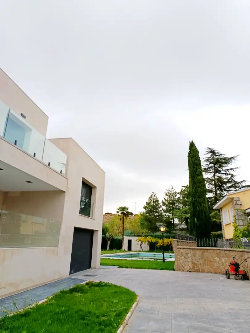 Vista exterior de Casa o chalet en venta en Villamayor con Calefacción, Jardín privado y Terraza