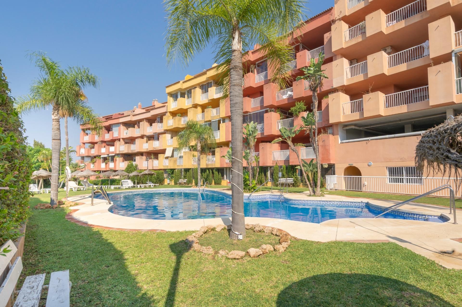 Exterior view of Apartment for sale in Fuengirola  with Private garden, Terrace and Community pool