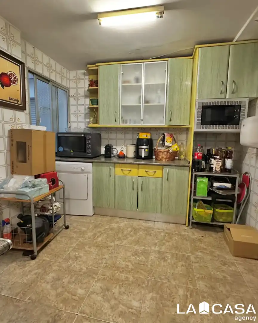Cocina de Piso en venta en Sevilla con Balcón