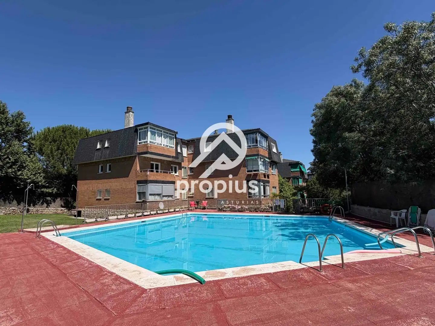Piscina de Piso en venta en Hoyo de Manzanares con Calefacción, Parquet y Terraza