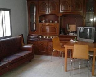 Living room of Flat for sale in  Madrid Capital
