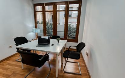 Office to rent in  Valencia Capital  with Air Conditioner