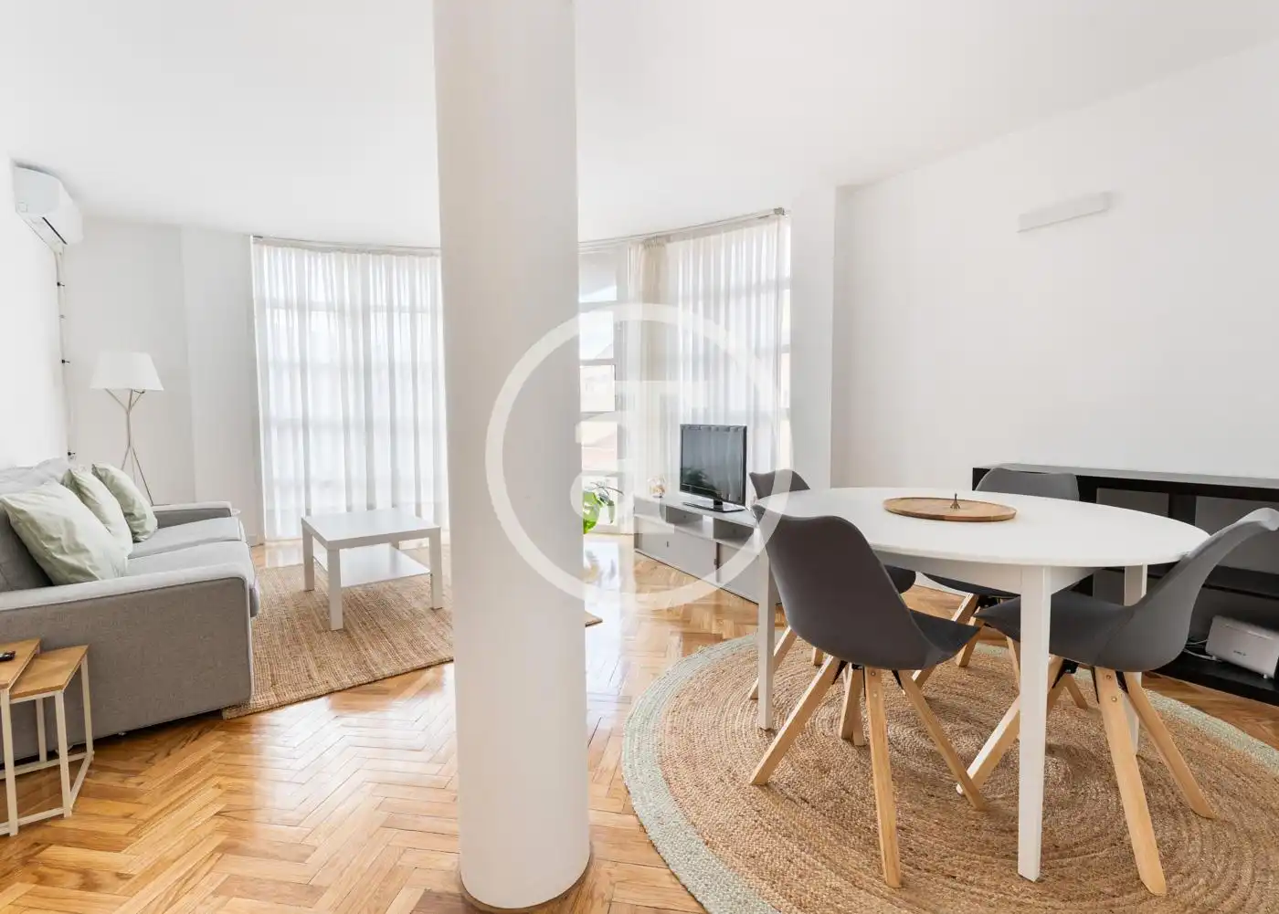 Flat for rent in Calle de Fereluz, Valdeacederas