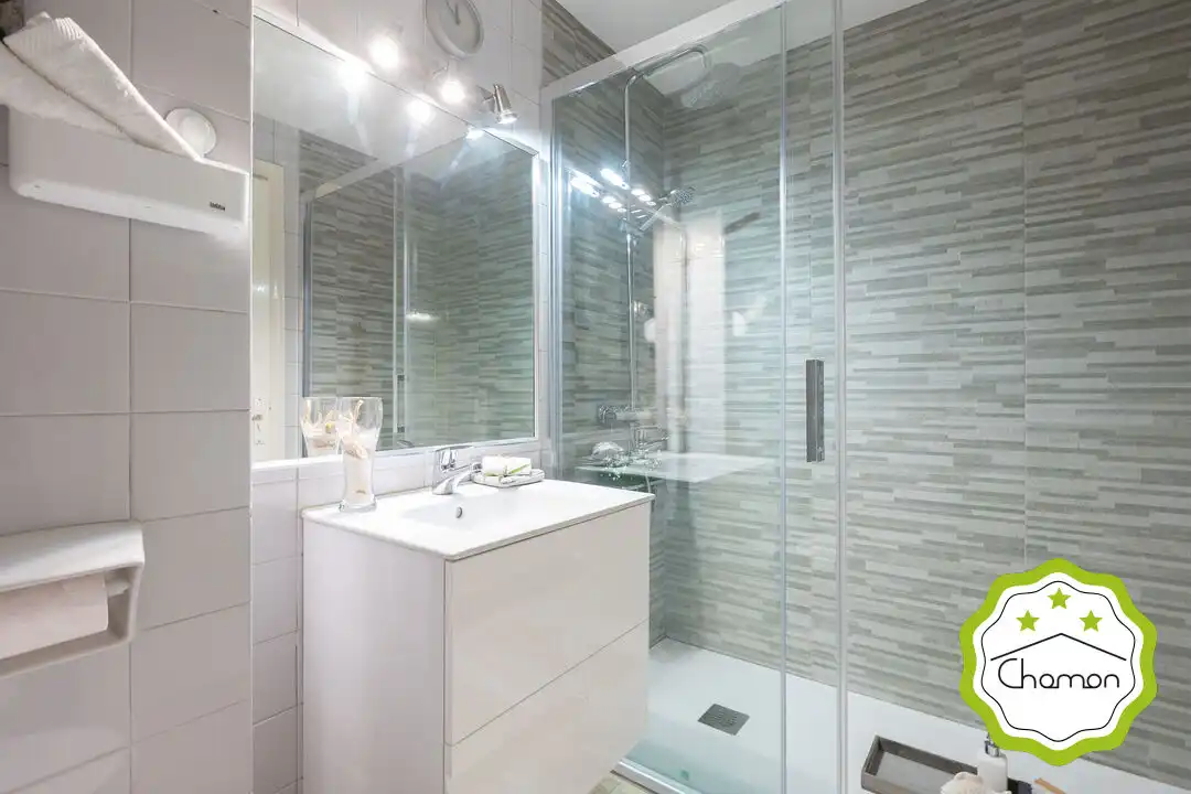 Baño de Piso en venta en Bilbao  con Calefacción, Jardín privado y Terraza