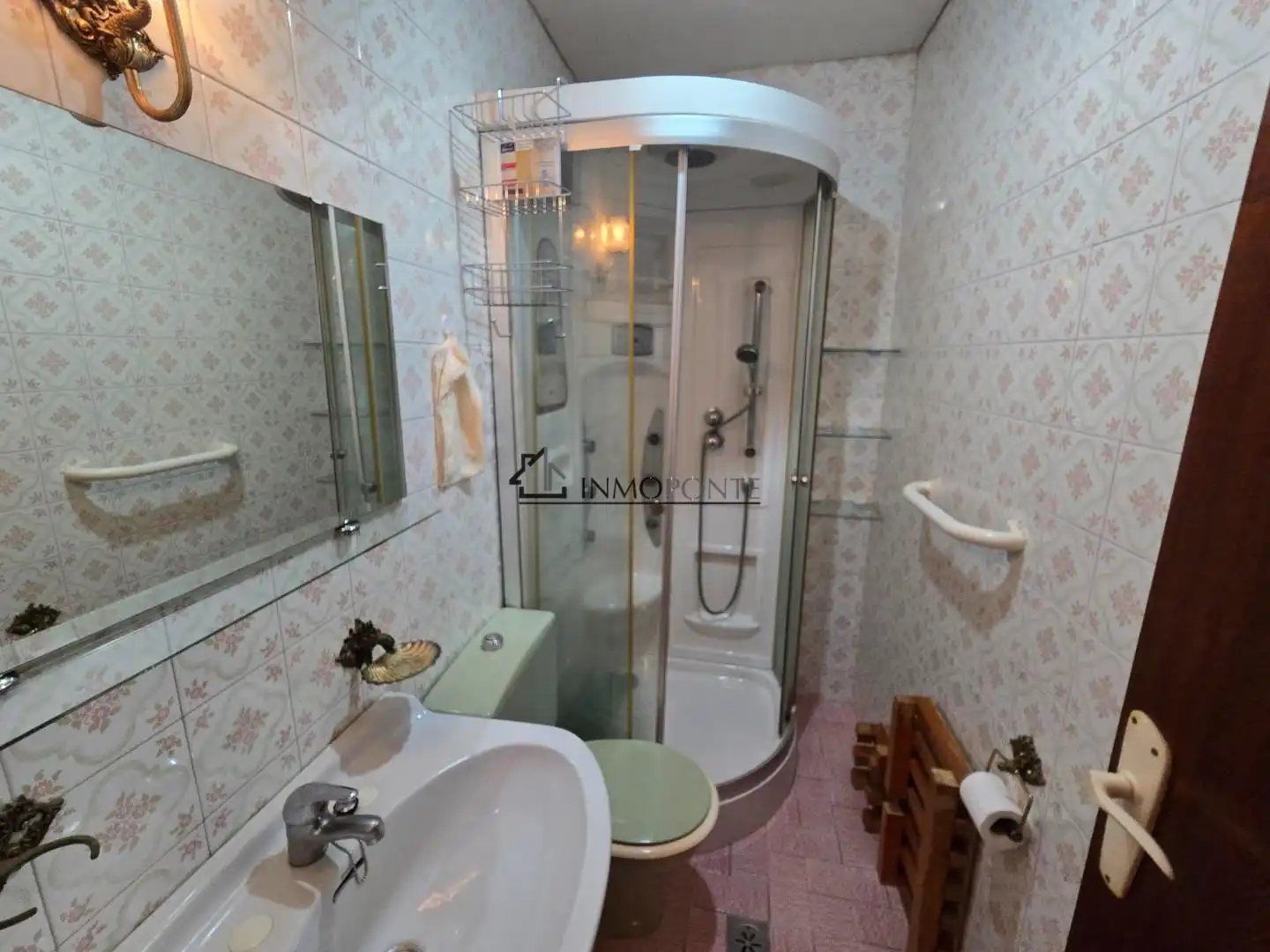 Baño de Casa o chalet en venta en Pontevedra Capital  con Calefacción, Jardín privado y Terraza