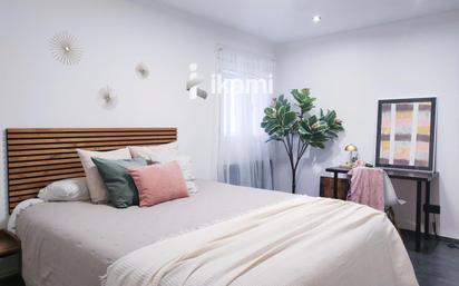 Bedroom of Flat for sale in  Madrid Capital  with Air Conditioner, Heating and Terrace