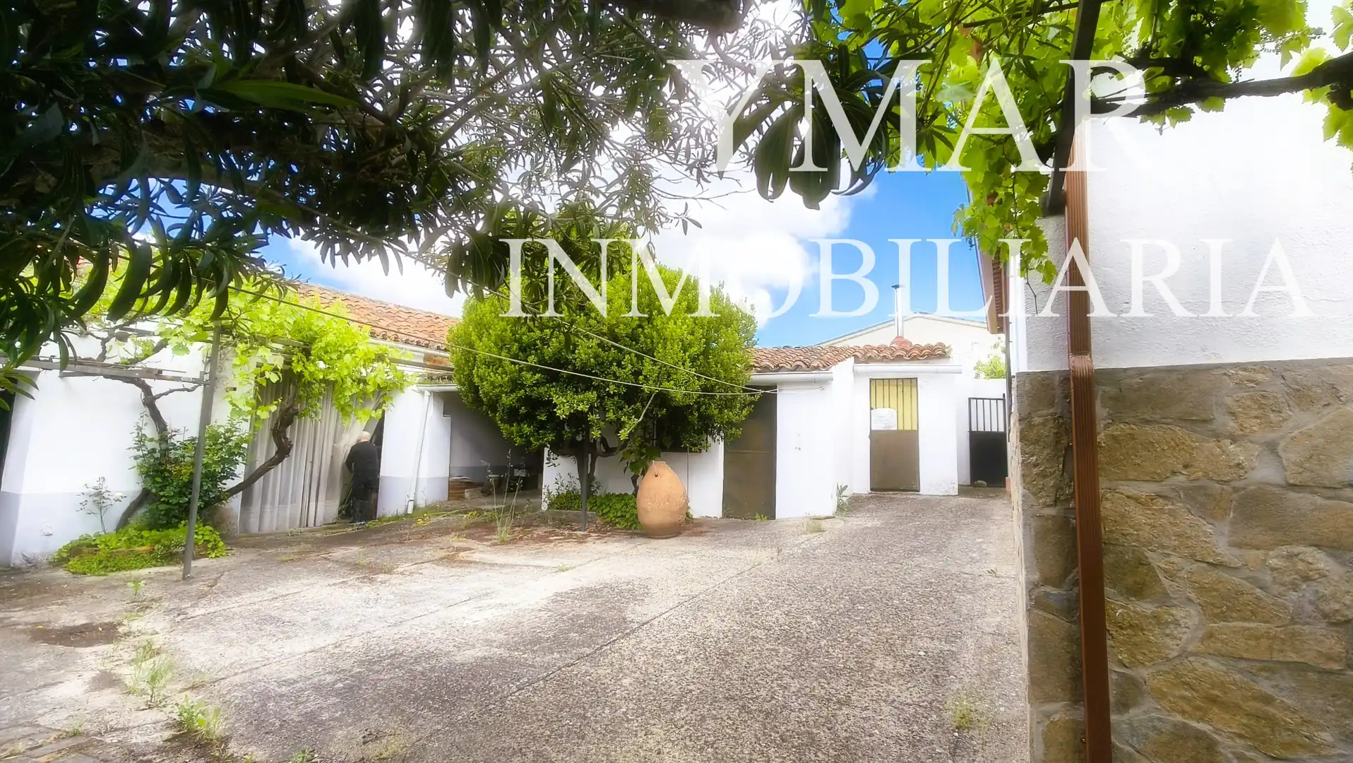 Vista exterior de Casa o chalet en venta en Robledo del Mazo con Calefacción y Amueblado