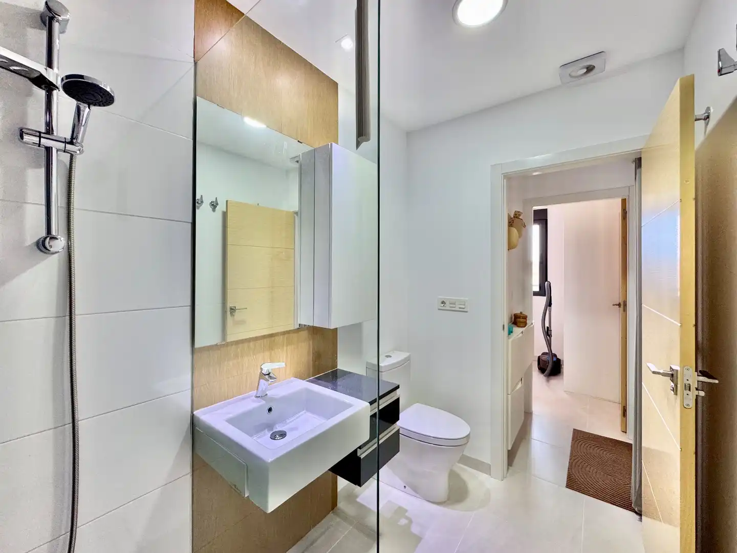 Bany de Apartament en venda en Orihuela amb Jardí privat, Traster i Piscina