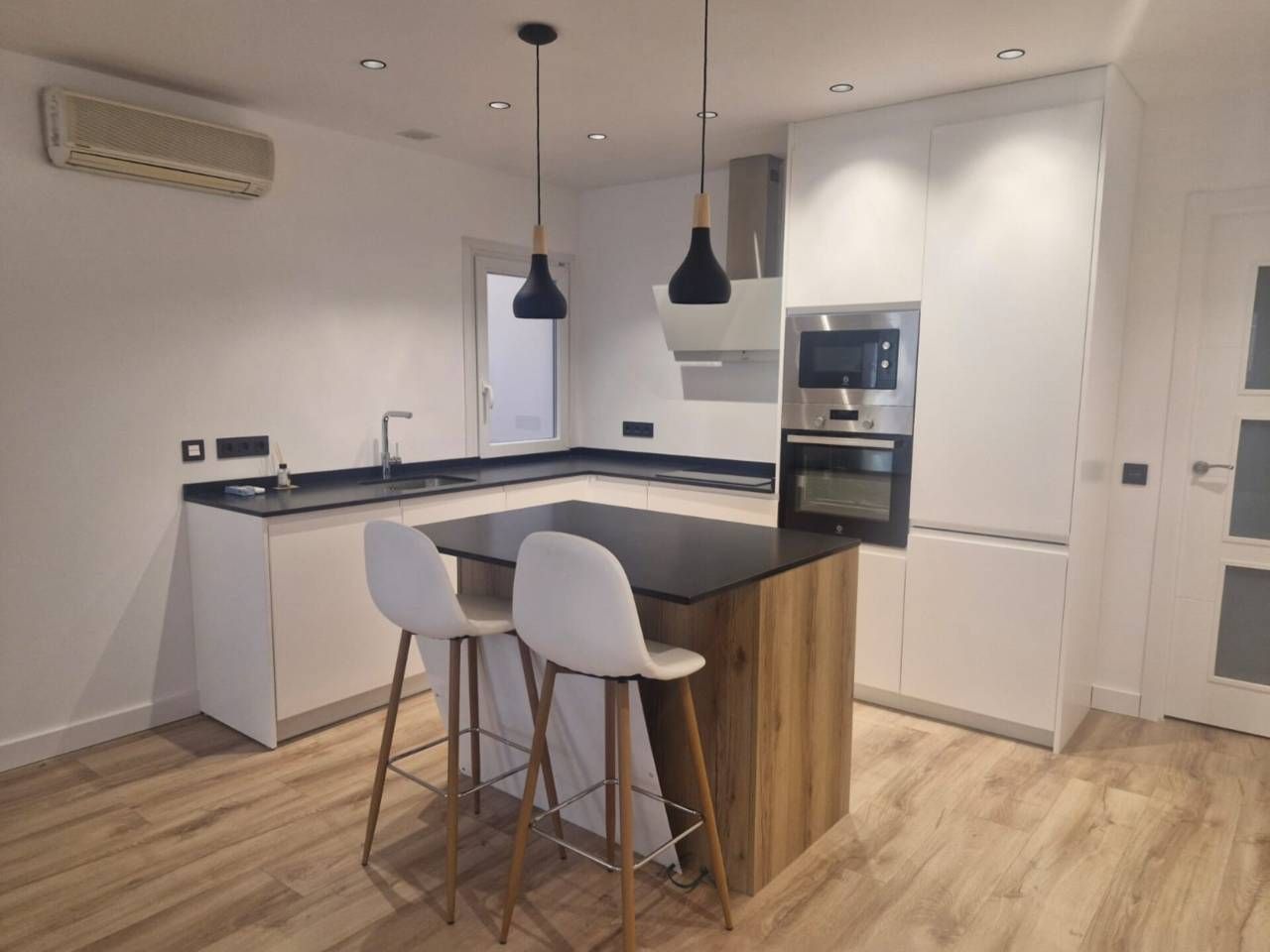 Pis en venda a Avenida Portugal, Gran Via, Centro