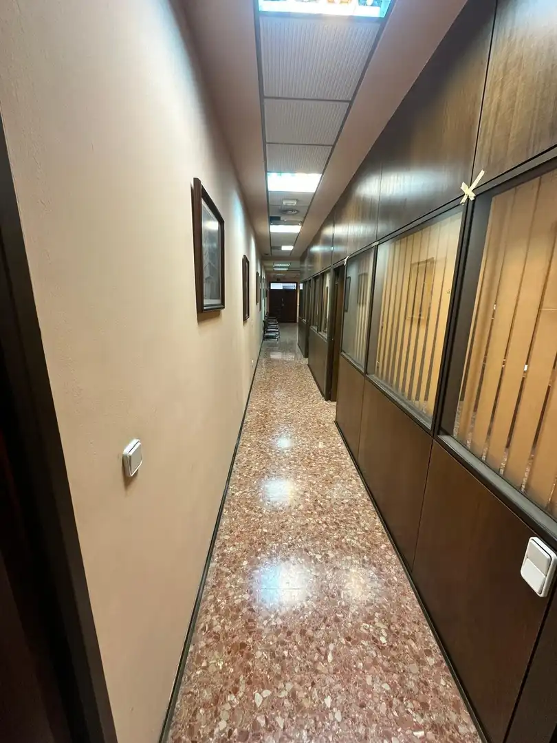 Commercial properties for sale in Torrent  with Air Conditioner and Furnished