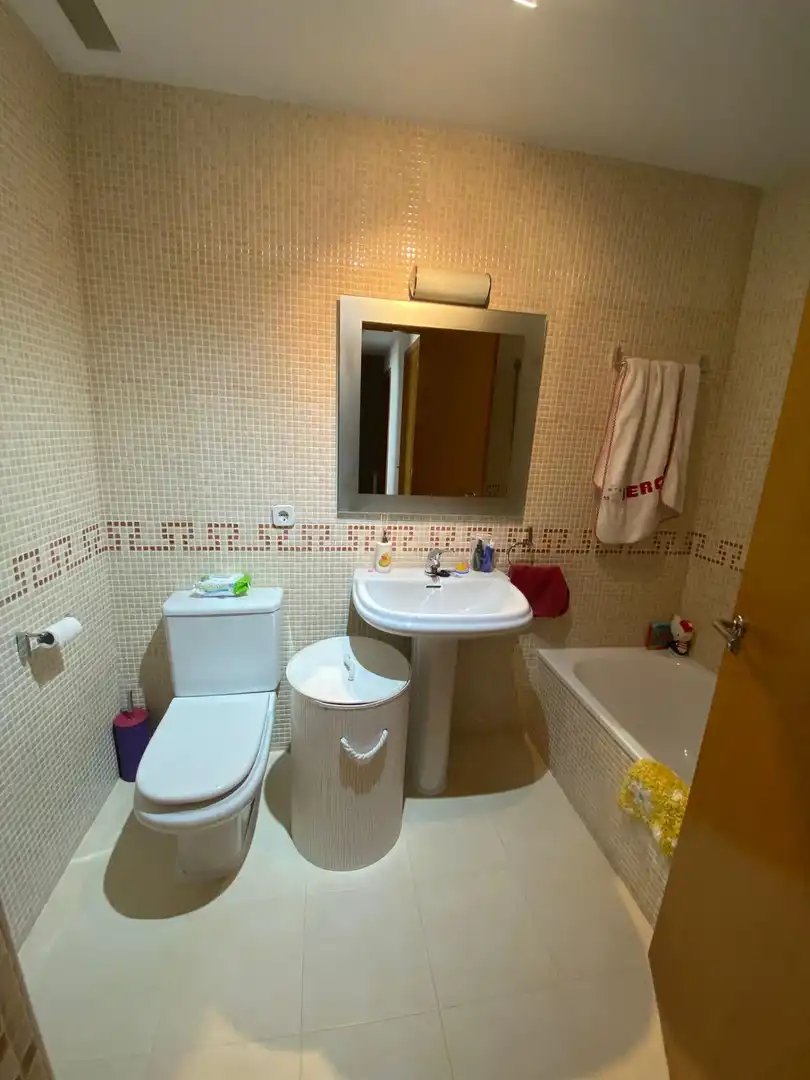 Bathroom of Flat for sale in Mairena del Aljarafe