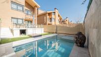 Swimming pool of Single-family semi-detached for sale in Arroyomolinos (Madrid)  with Air Conditioner, Heating and Private garden