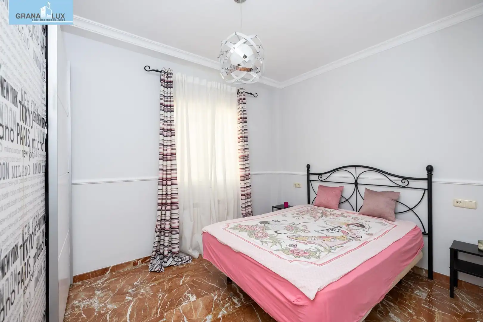 Dormitori de Casa adosada en venda en Cenes de la Vega amb Aire condicionat, Calefacció i Terrassa