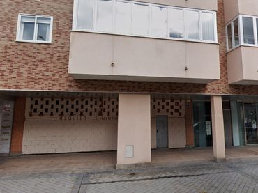 Local comercial en venda a Avenida de los Derechos Humanos