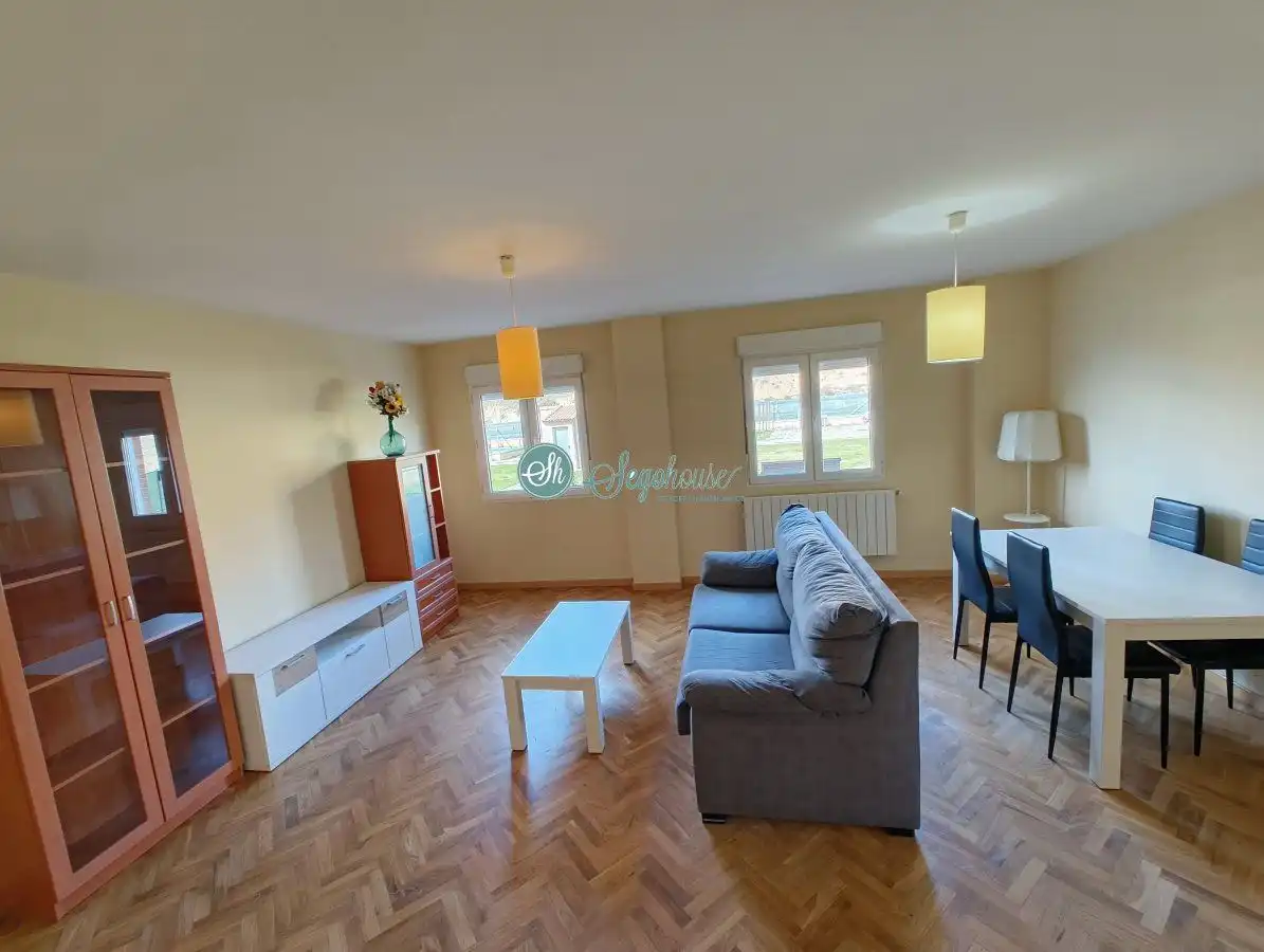 Living room of Flat for sale in Segovia  with Heating, Storage room and Furnished