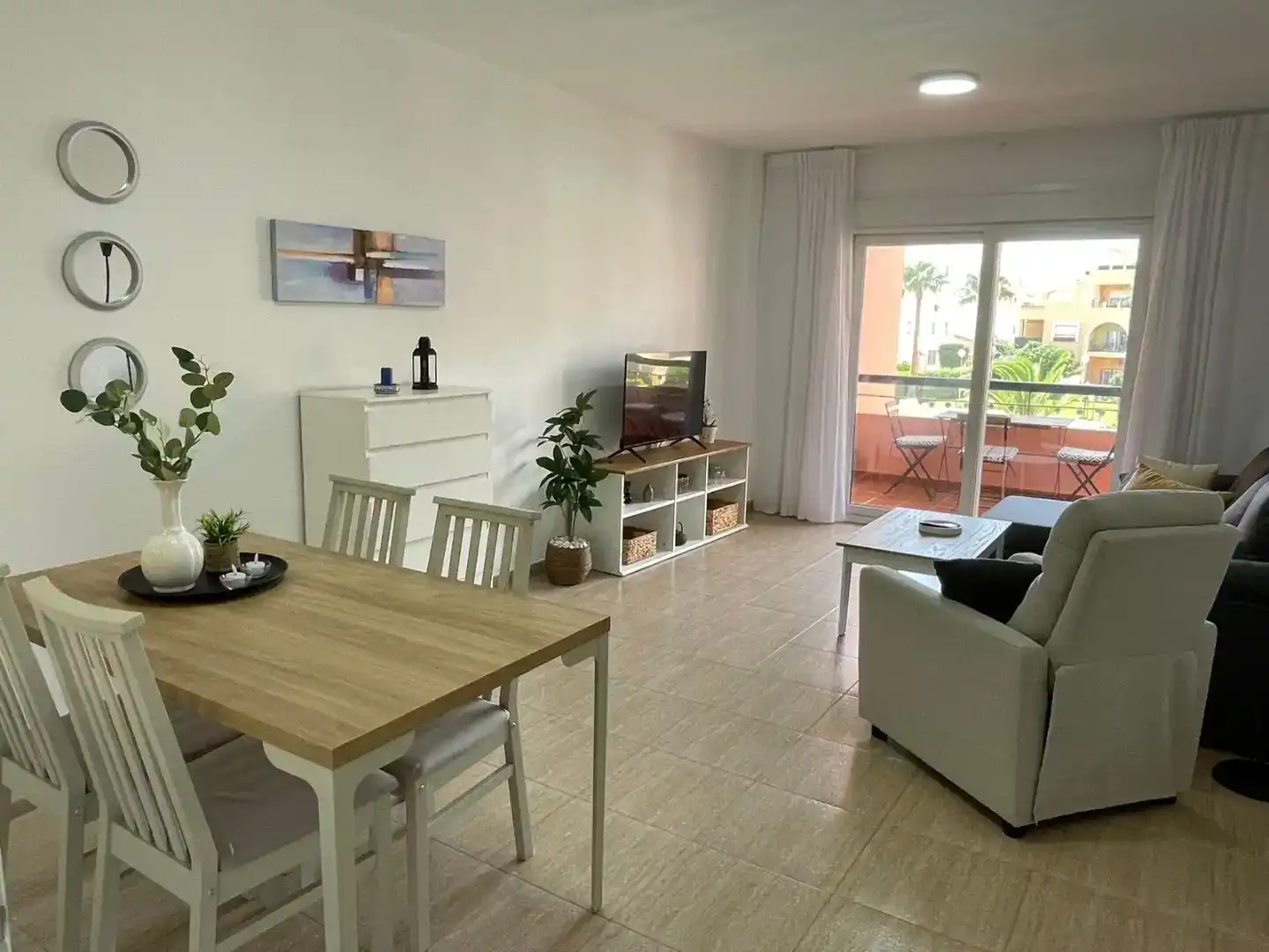 Sala d'estar de Pis de lloguer en Roquetas de Mar ciudad
