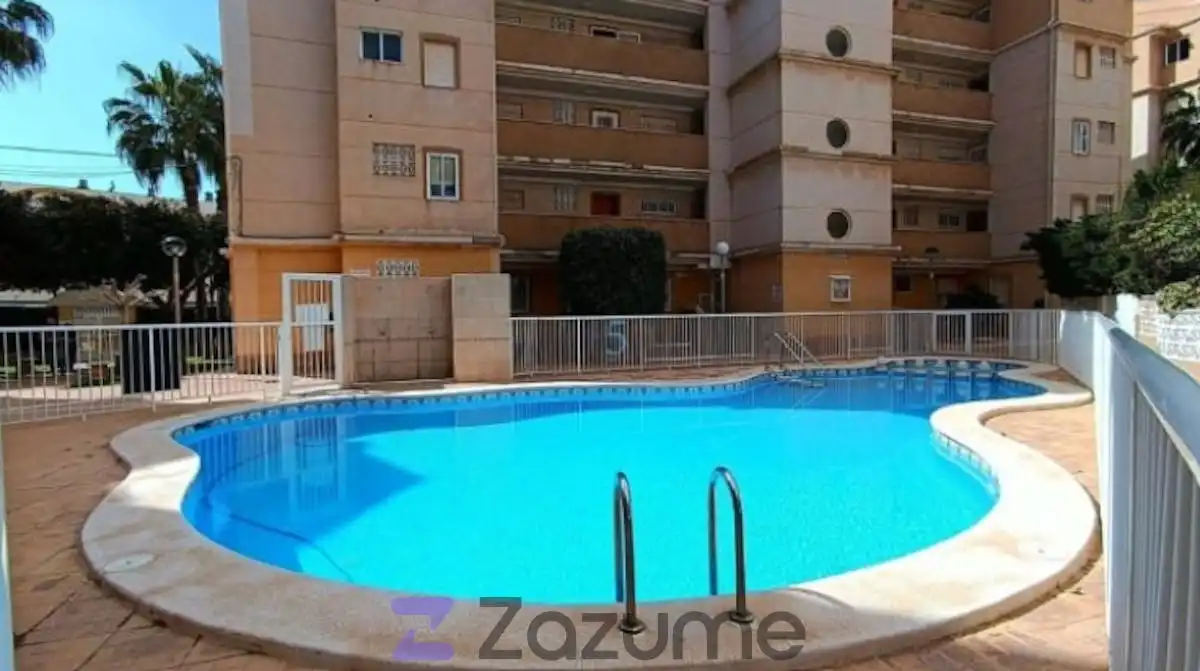 Piscina de Piso de alquiler en Torrevieja con Aire acondicionado, Calefacción y Piscina