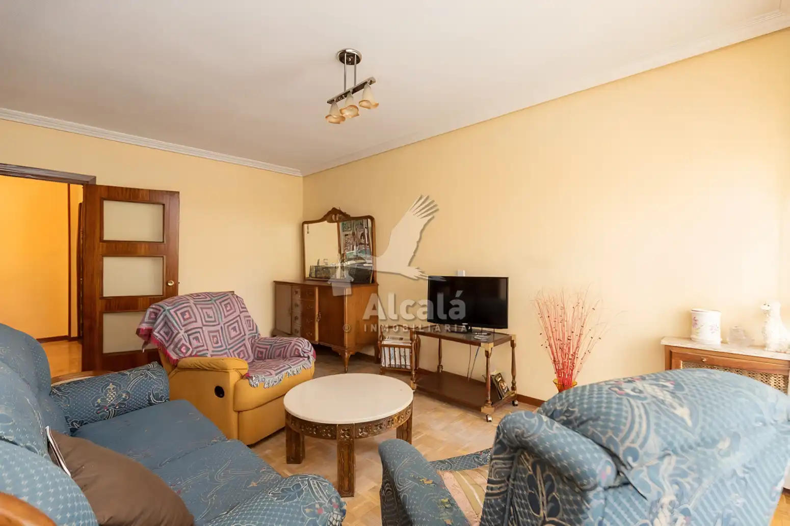 Sala de estar de Piso en venta en Alcalá de Henares con Calefacción, Jardín privado y Parquet