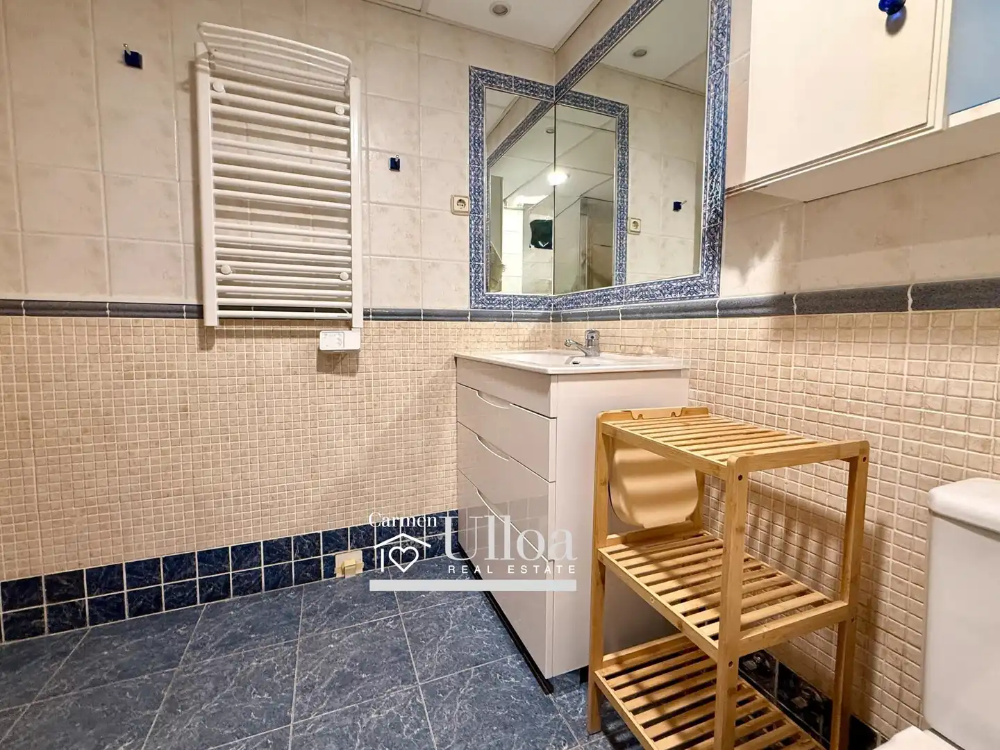Baño de Piso en venta en Alicante / Alacant con Aire acondicionado, Terraza y Trastero