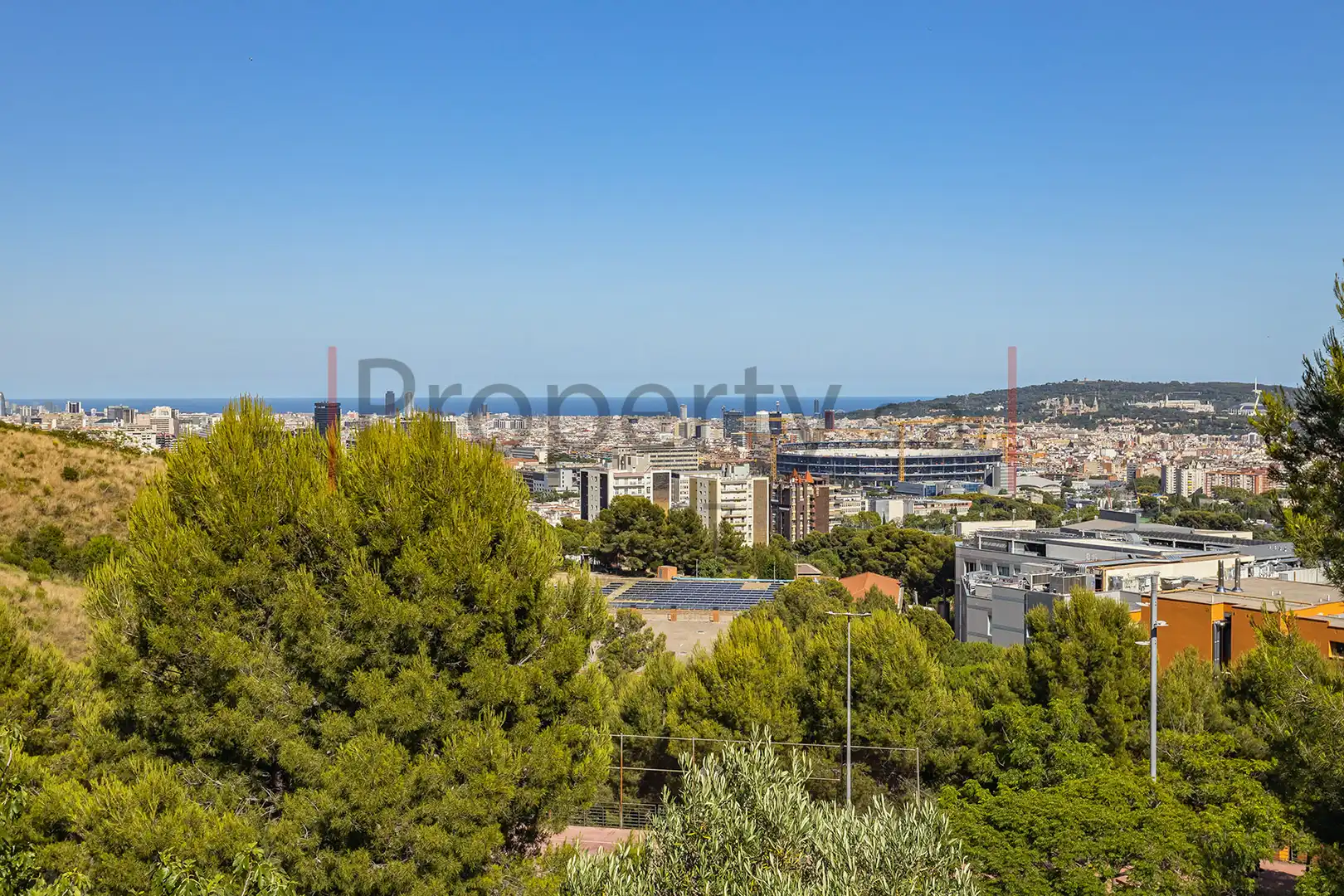 Vista exterior de Casa adosada en venda en Esplugues de Llobregat amb Calefacció, Terrassa i Traster