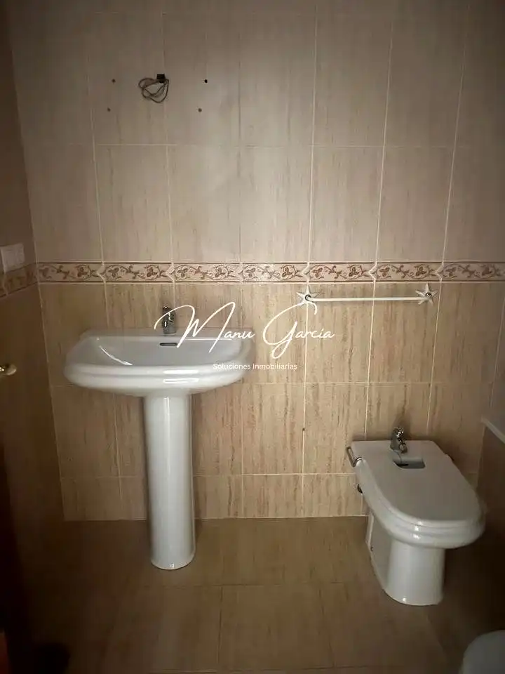 Bany de Pis en venda en Lucena