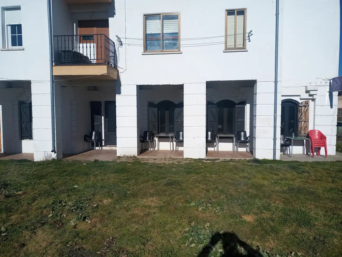 Außenansicht von Geschaftsraum zum Verkauf in Navarredonda de Gredos mit Heizung und Möbliert