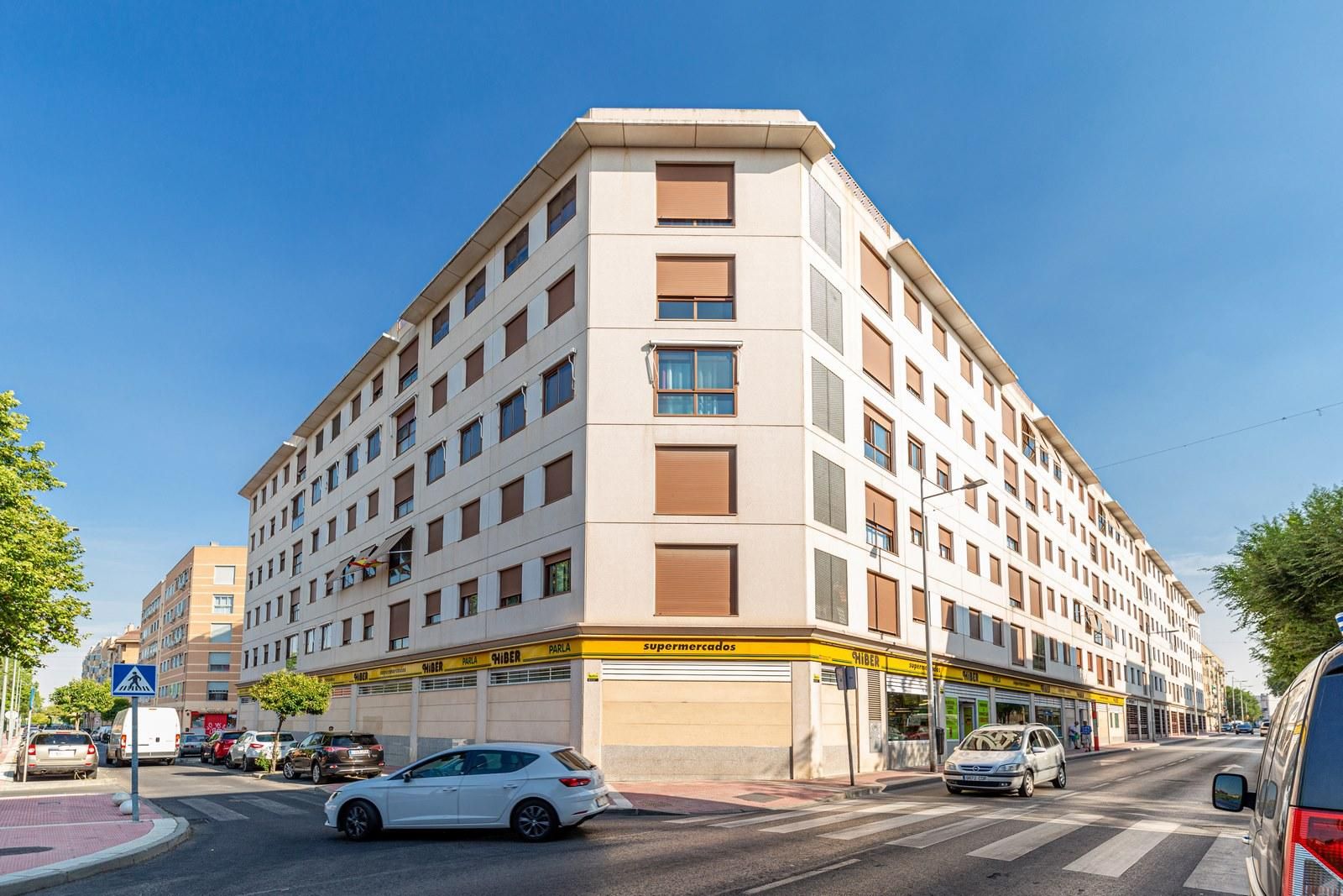 Exterior view of Garage for sale in Parla