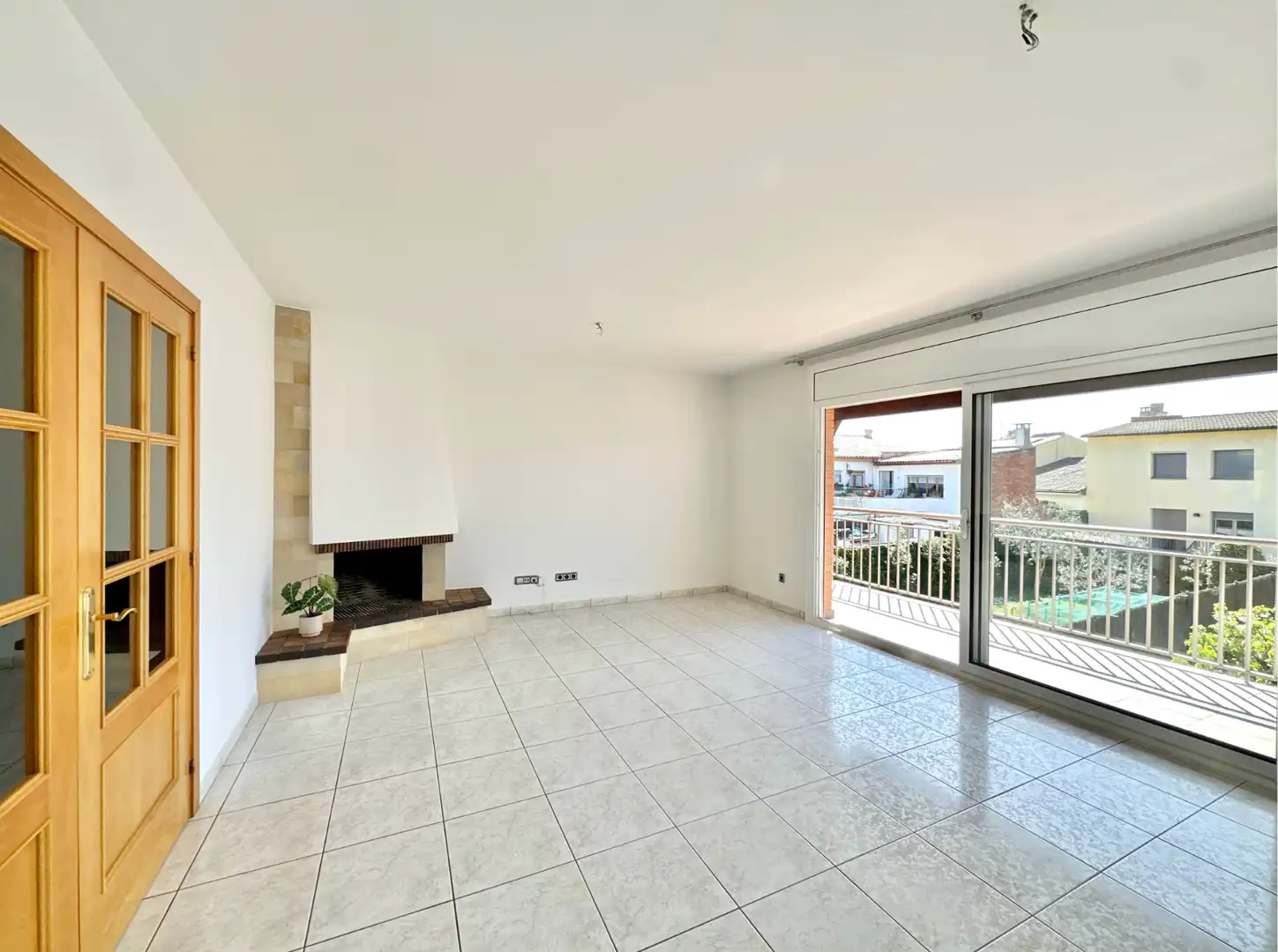 Wohnzimmer von Einfamilien-Reihenhaus zum Verkauf in Taradell mit Heizung, Privatgarten und Terrasse