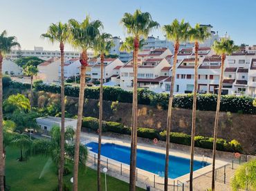 Apartamento con piscina en venta en Castillo Sohail - Myramar
