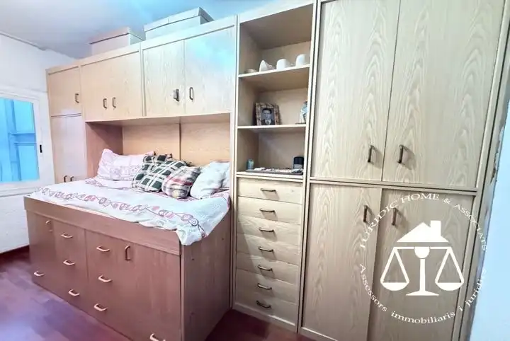 Habitación de Piso en venta en Esplugues de Llobregat con Aire acondicionado, Calefacción y Terraza