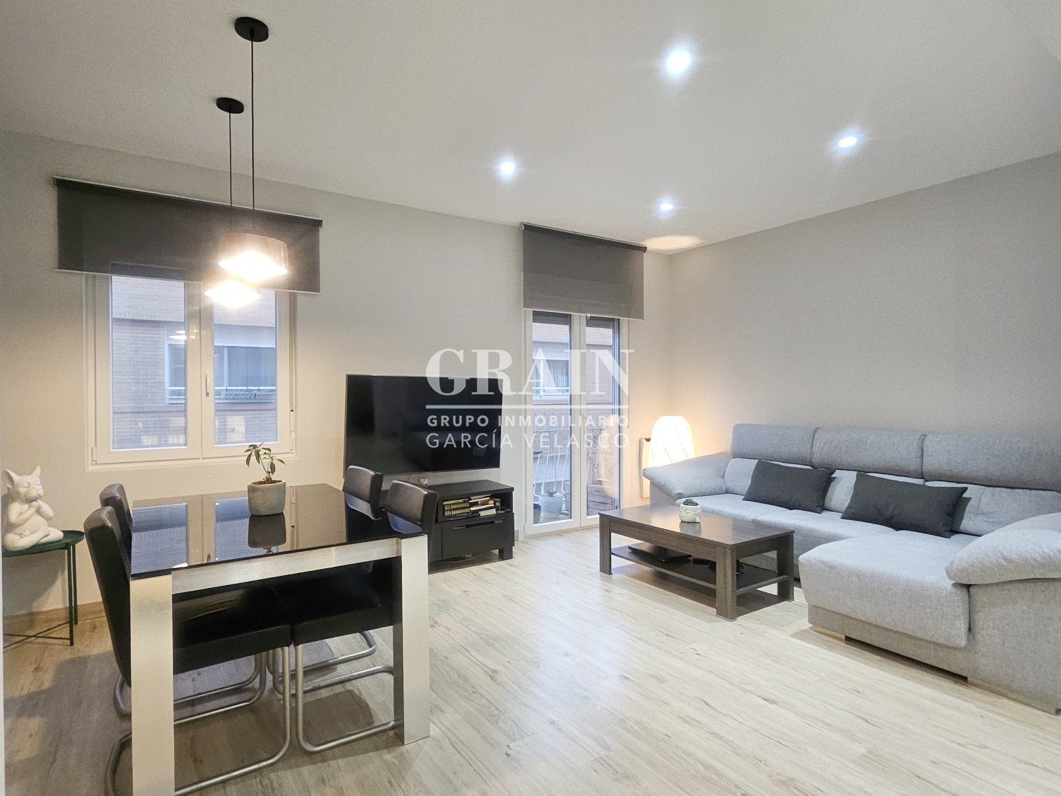 Sala de estar de Apartamento de alquiler en  Albacete Capital con Aire acondicionado, Calefacción y Balcón