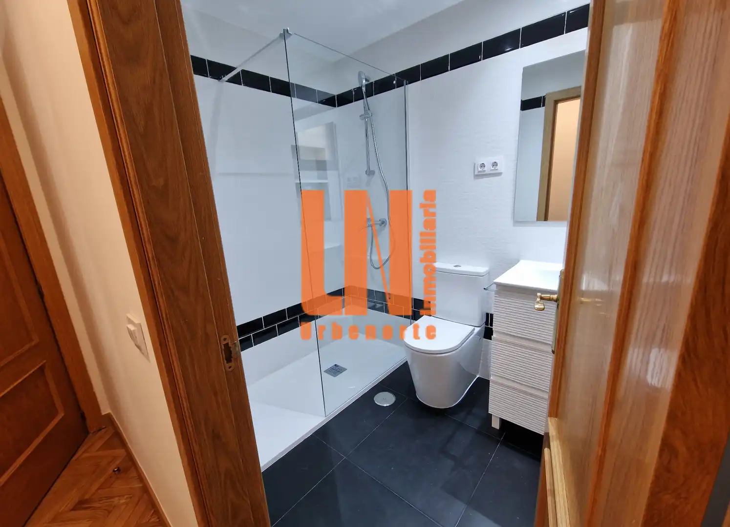 Baño de Piso de alquiler en Pozuelo de Alarcón con Calefacción, Parquet y Terraza