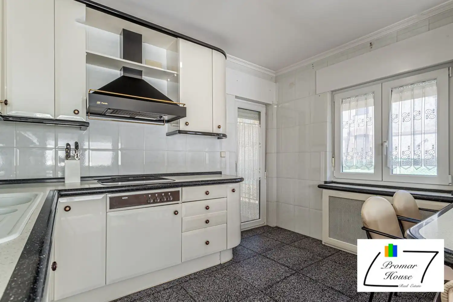 Cocina de Casa o chalet en venta en Ávila con Calefacción, Jardín privado y Terraza