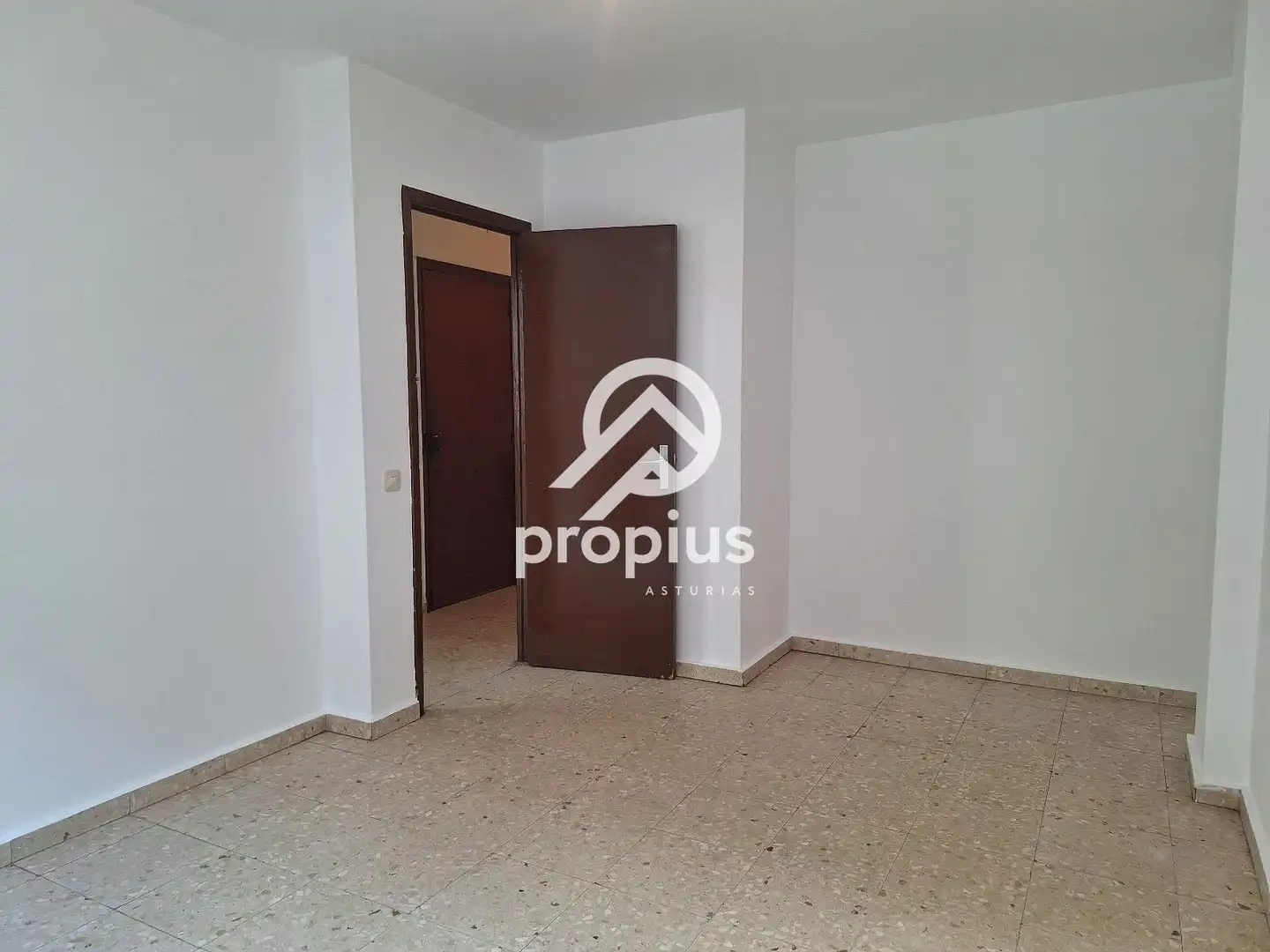 Piso en venta en Severo Ochoa, Parres