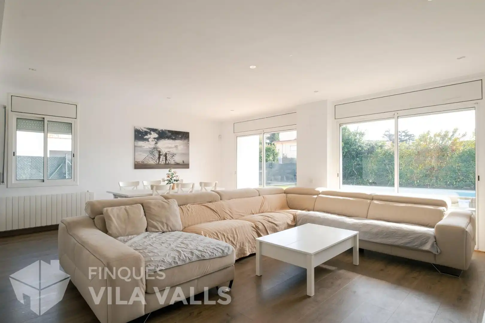 Sala d'estar de Casa o xalet en venda en Bigues i Riells del Fai amb Aire condicionat, Jardí privat i Parquet