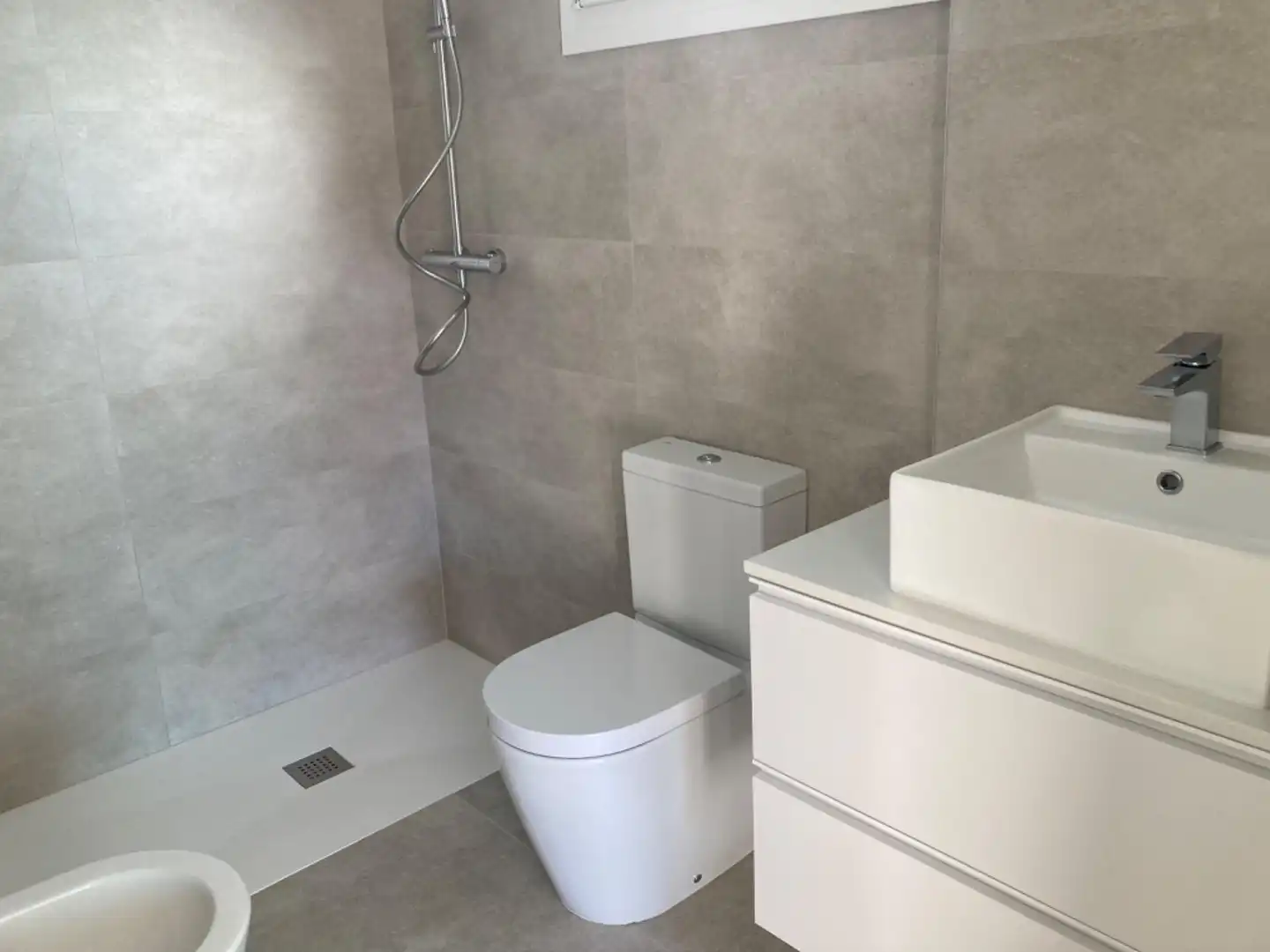 Flat for rent in Poniente-Norte - Miralbaida - Parque Azahara