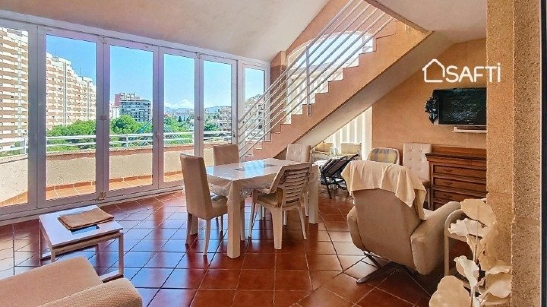 Sala de estar de Ático en venta en Cullera con Aire acondicionado, Terraza y Piscina comunitaria