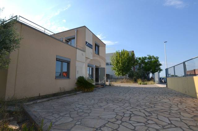 Nave industrial en Venta en L'espart en Parque de la Bombilla