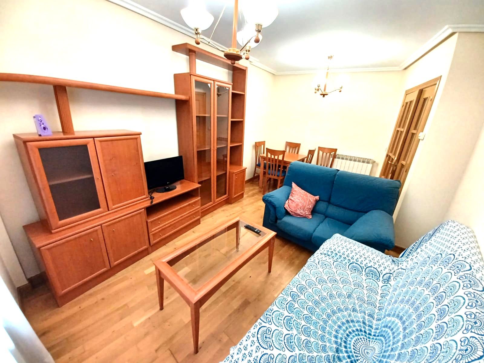 Sala d'estar de Pis en venda en Aranda de Duero amb Calefacció, Parquet i Traster