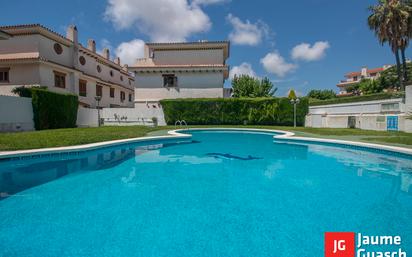 Swimming pool of Single-family semi-detached for sale in Torredembarra  with Terrace and Balcony