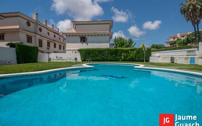 Swimming pool of Single-family semi-detached for sale in Torredembarra  with Heating, Private garden and Parquet flooring